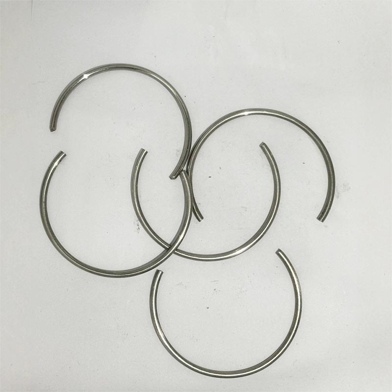 Snapringer for boringer rund wire