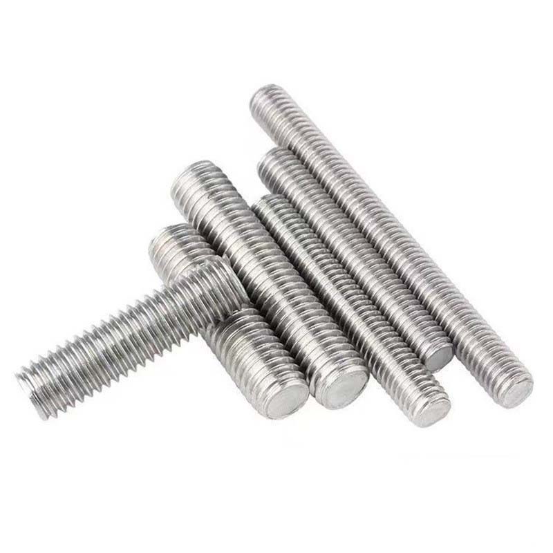 Type B Fullt gjenget stud